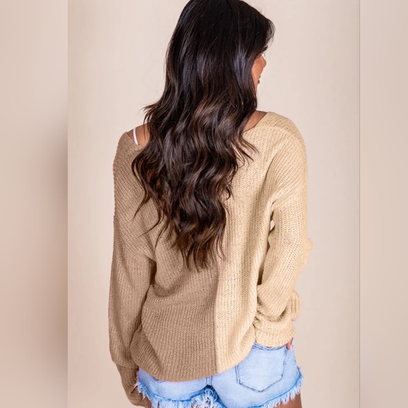 Color Block Two-Tone Contrast V-Neck Lightweight Shirt Pullover Knit Sweater Top - Picture 6 of 9